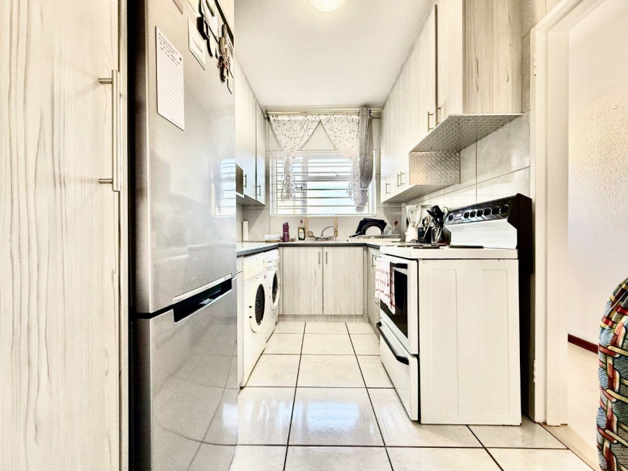 2 Bedroom Property for Sale in Harfield Village Western Cape
